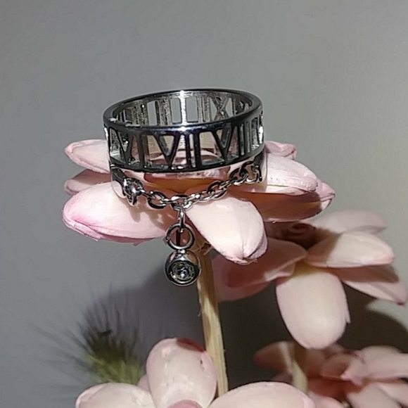 Ring - Picture 3 of 3